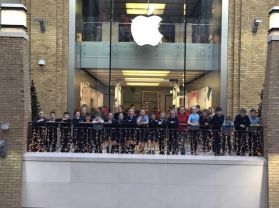 Digital Leaders and the ICT club visit the Apple Store, Belfast